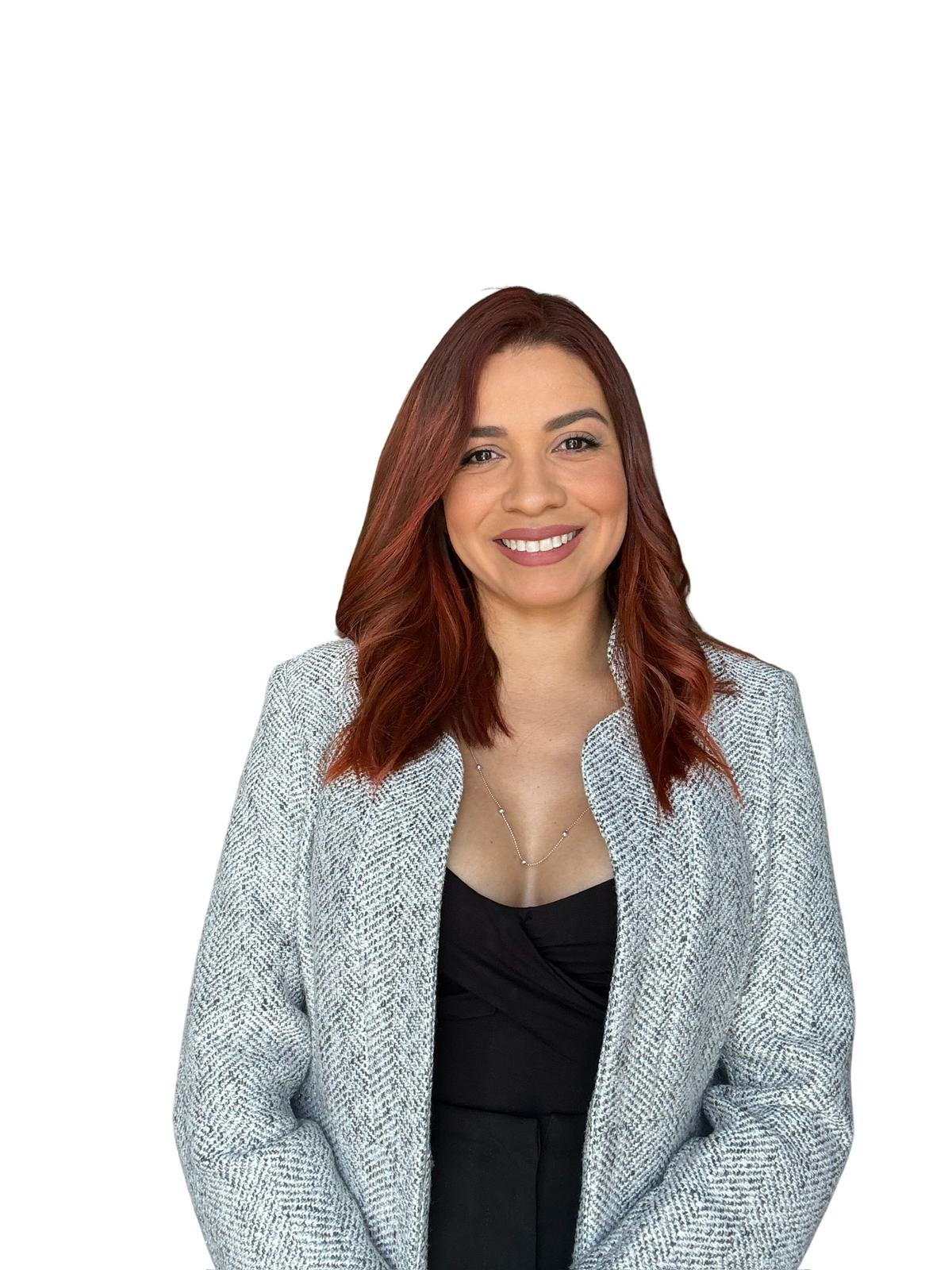 Portrait of Mayra López, licensed financial advisor